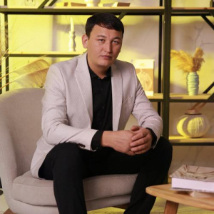 Песня Нұрбек Қарабатыр – Ақ-қызыл гүл