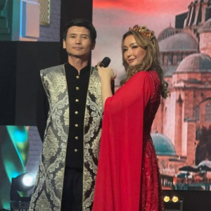 Песня Қуаныш Құрманбаев, Қарлығаш Сұлтанша – Жаным қасымда