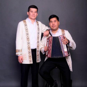 Песня Ердәулет Жайсаңбай, Жандос Адилов – Қыздарға әсемдік жарасады