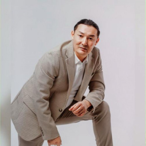 Песня Нұржан Қаражан – Көздеріңнің көркемі ай