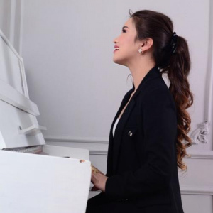 Песня Аида Дәуренқызы – Алысқа