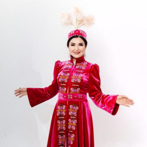 Песня Гүлдәурен Жидебаева – Сүйгендер жырлайды