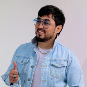 Песня Дарын Болатхан – Бейтаныс ару