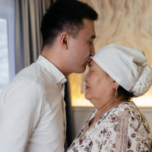 Песня Жандос Сұлтан – Анашым