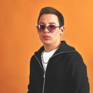 Песня Ерлан Қарабай – Сенен Басқа