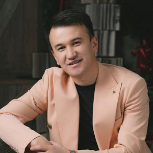 Песня Қуаныш Айдаров – Қазақ қызы сен биіксің