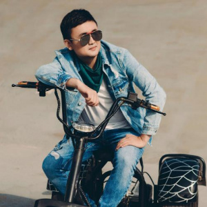 Песня Ермек Меденов – Гүлдей Қыз