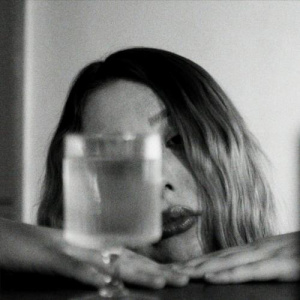 Песня Karinae – Dem