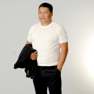 Песня Ардақ Қайратұлы – Көйлегің қызыл