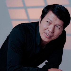 Песня Kairat Adilov – Sen Kelmedin