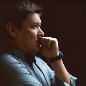 Песня Medet Karamyrza – Tugan jer