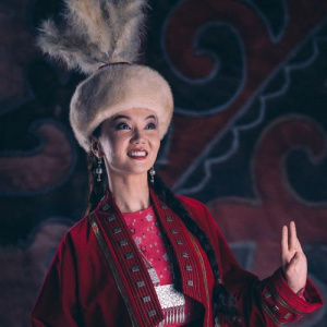 Песня Аглакова Ұлжан – Келе жатыр құс қайтып