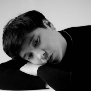 Песня Aibek Baktybek – Күнім менің