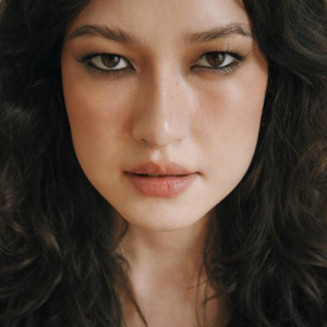 Песня Aroojeanne – Bola almadyq