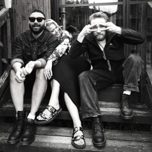 Песня Moldanazar, Nina Mazani – why？