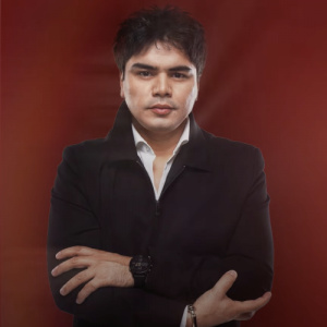 Песня Кенжебек Жанәбілов – Қызыл көйлек