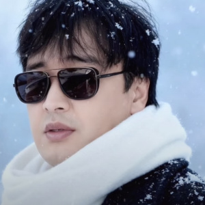 Песня Syrym Isabaev – Sol bir sezim