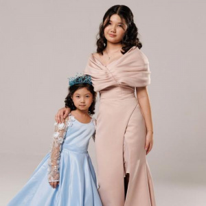 Песня Айқаракөз Бағланқызы, Әй-Адина Бағланқызы – Әке-ана