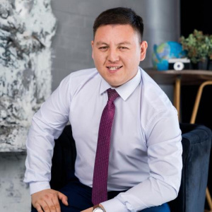 Песня Азамат Төлегенов – Сездің бе сүйгенді