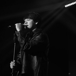 Песня ALI Otenov – Kim biled？