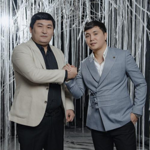 Песня Саят Әбенов & Айбат Маратов – Бар досыңды бағала!